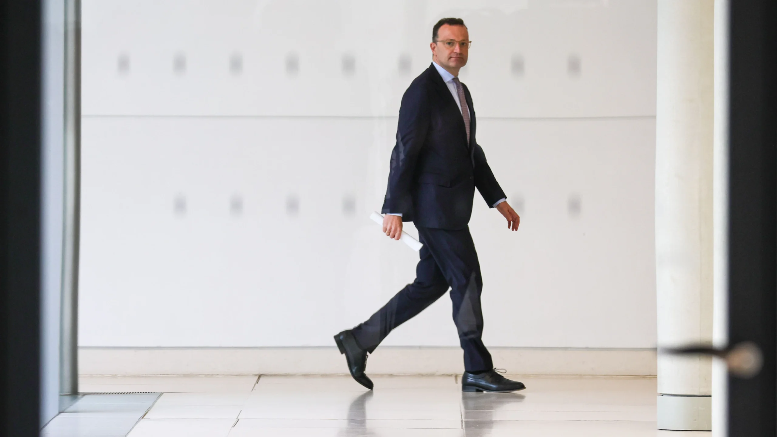 Deutschland-Liveblog: Spahn gibt weiteres Amt auf