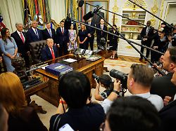 Trump kassiert Niederlage: Gericht: Verbannte US-Medien dürfen wieder ins Weiße Haus