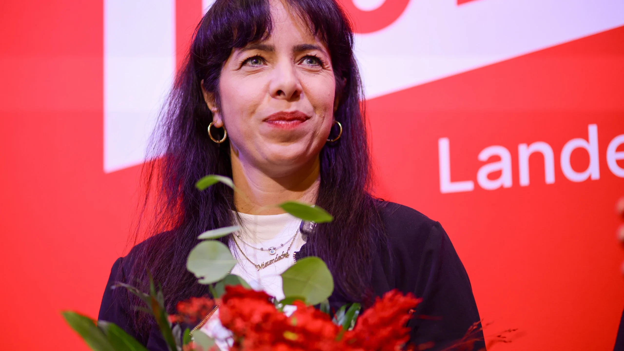 Elif Eralp: Mit Roter Hilfe an die Macht