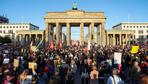 AfD-Wahlsieg in Sachsen-Anhalt: Tausende protestieren in Berlin, Potsdam und Schwerin gegen die AfD